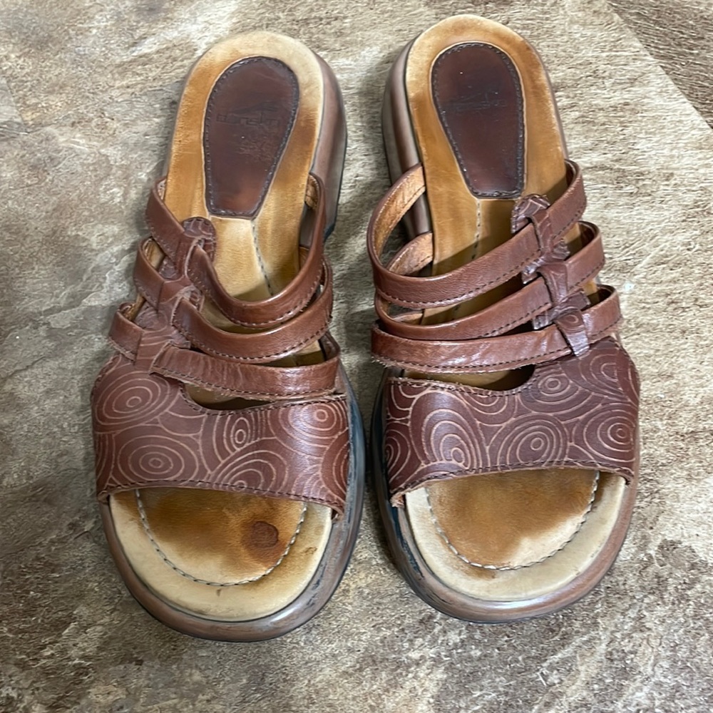 Dansko sandals size 40